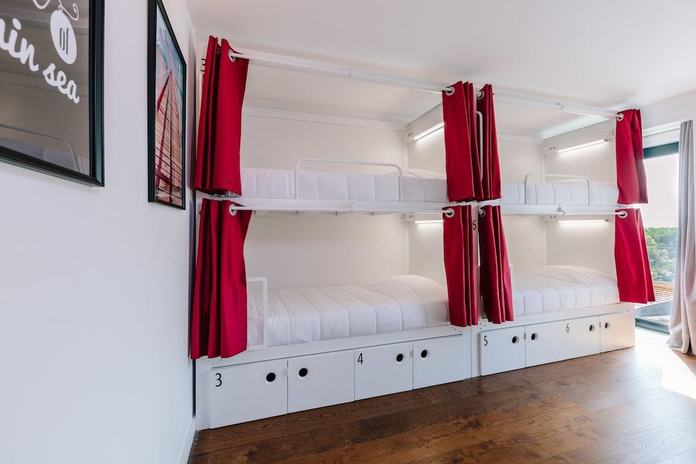 Lisbon South Hostel Shared Dormitory, Women only (1 bed in 8 Bed Dorm)