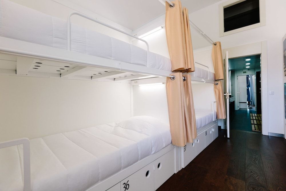 Lisbon South Hostel Shared Dormitory, Mixed Dorm, Shared Bathroom (1 bed in 12 Bed Dorm)