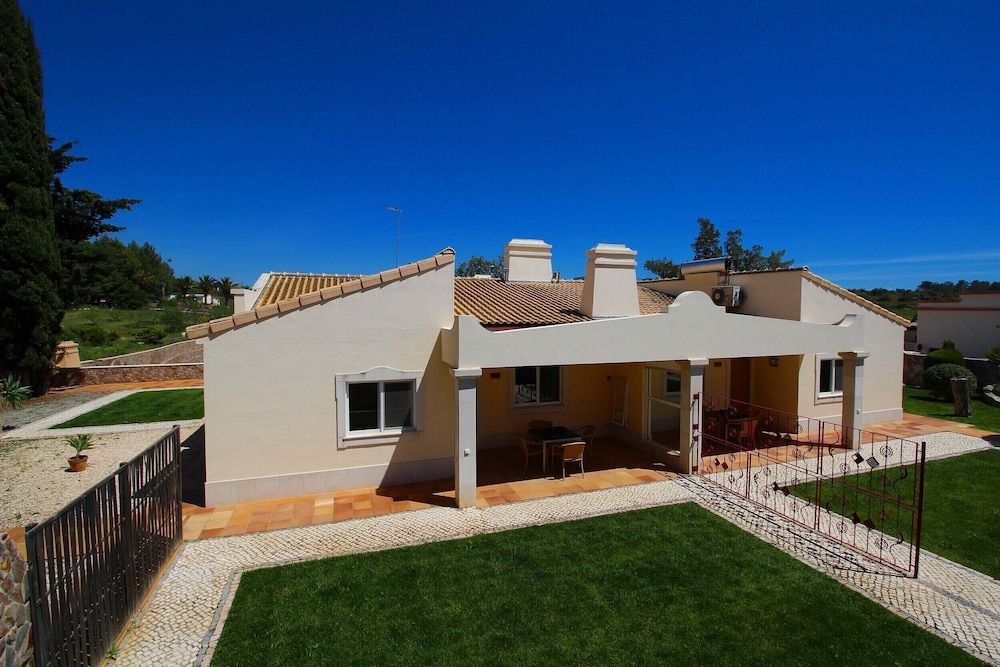 Quinta dos Vales Apartment, 2 Bedrooms, Garden View 3