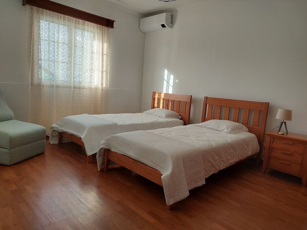House, 3 Bedrooms, Balcony, Mountain View