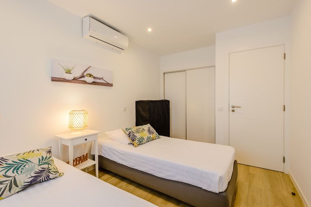 Apartment, 2 Bedrooms, Terrace, Beachside