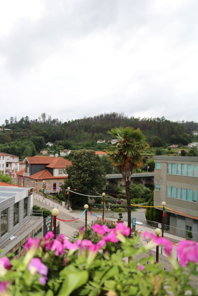 Paço Lafoes Twin Room (1) 7