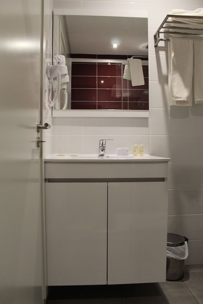 Paço Lafoes Twin Room (2) 7