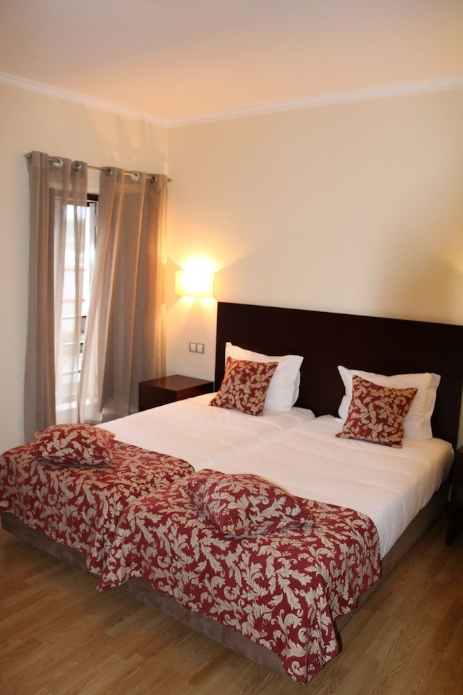 Paço Lafoes Twin Room (2) 3