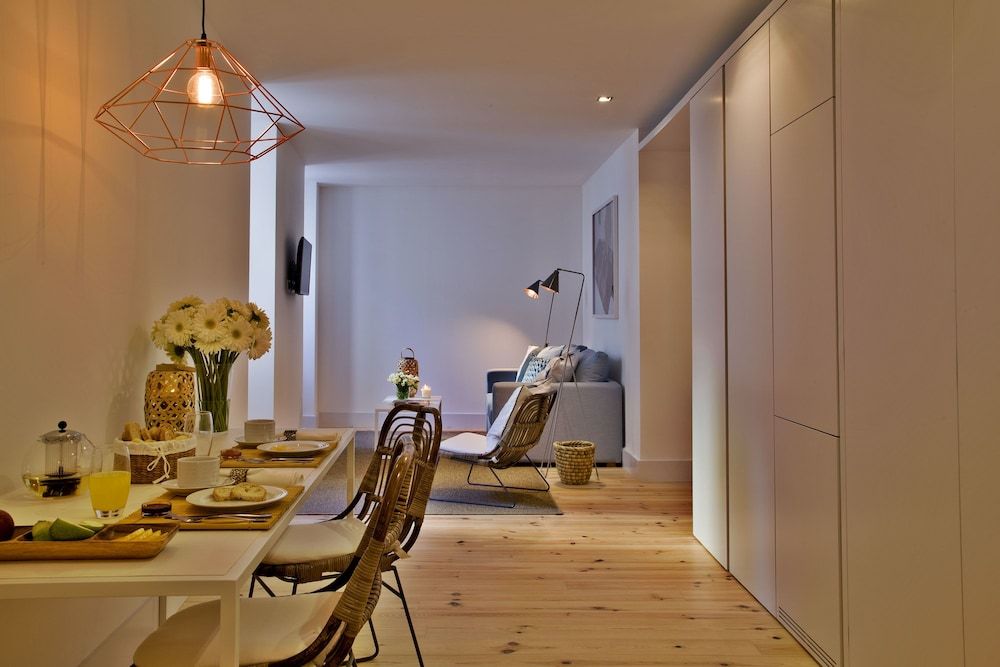 Lisbon Five Stars Apartments Combro 77 Design Studio, Kitchenette 14