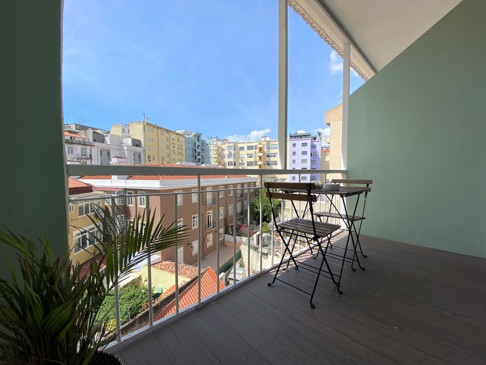 Green Heart Hostel Double Room, 1 King Bed, Non Smoking, Shared Bathroom (2) 3