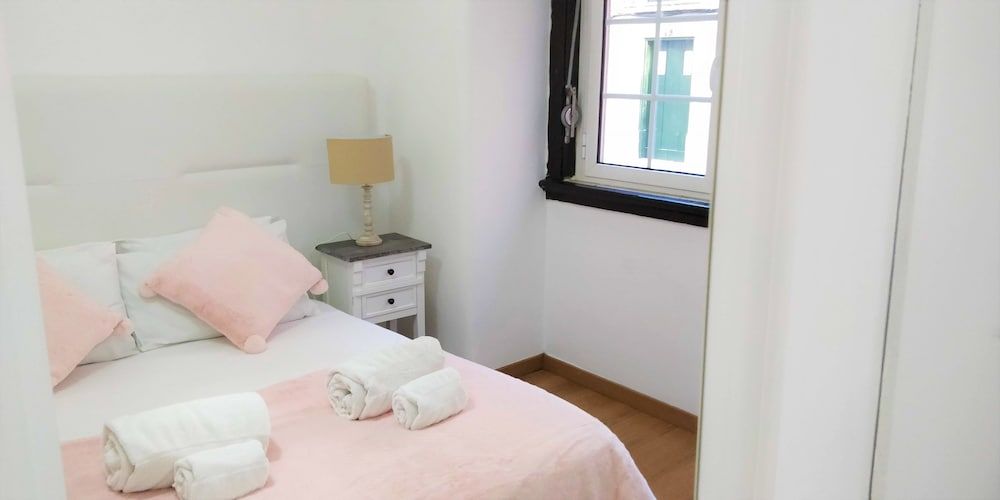 undefined Lisbon Terrace Suites Apartment for Large Groups with Amazing Terrace 6