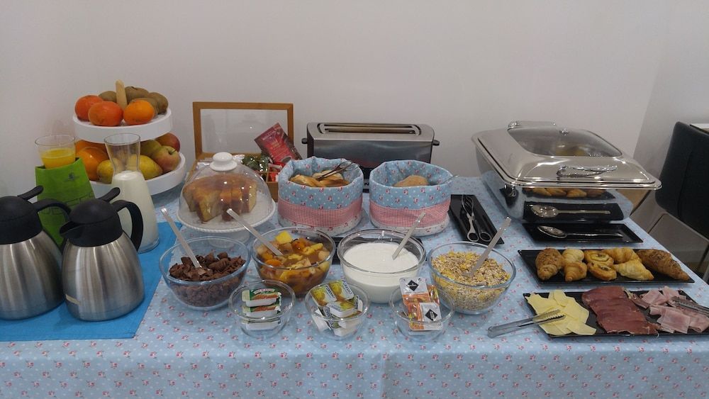 undefined Lisbon Terrace Suites Apartment for Large Groups with Amazing Terrace 4