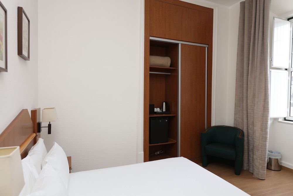 Pensão Praça da Figueira Deluxe Double or Twin Room, Private Bathroom 7