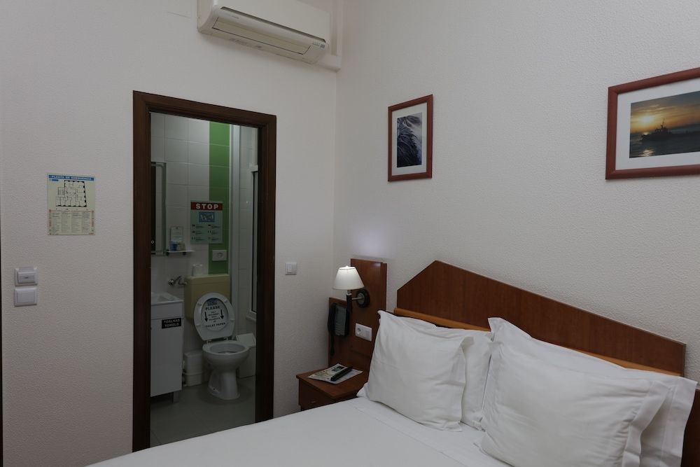 Pensão Praça da Figueira Deluxe Double or Twin Room, Private Bathroom 15