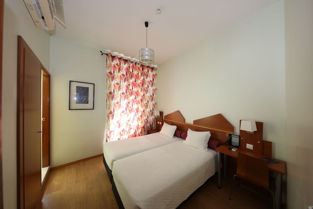 Pensão Praça da Figueira Deluxe Double or Twin Room, Private Bathroom 12