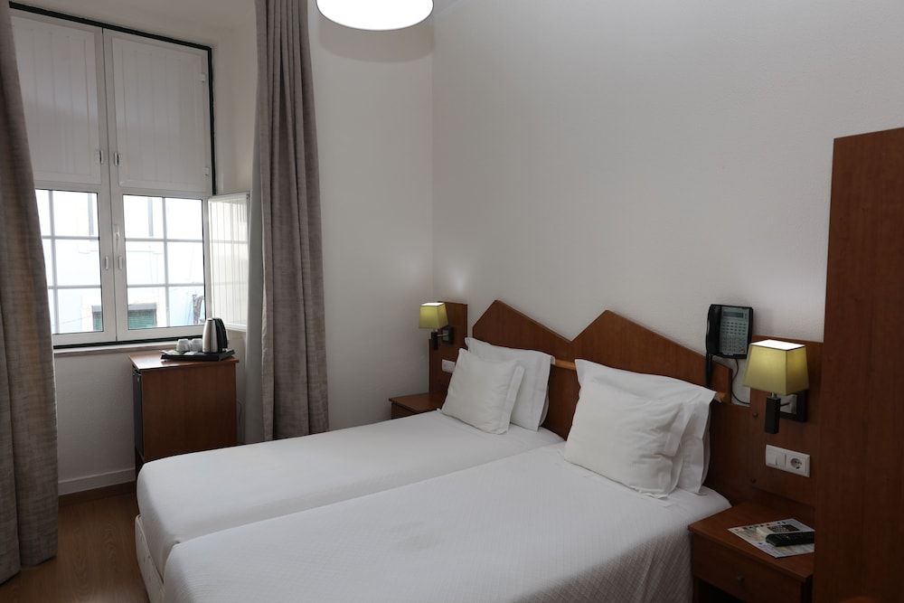 Pensão Praça da Figueira Deluxe Double or Twin Room, Private Bathroom 10