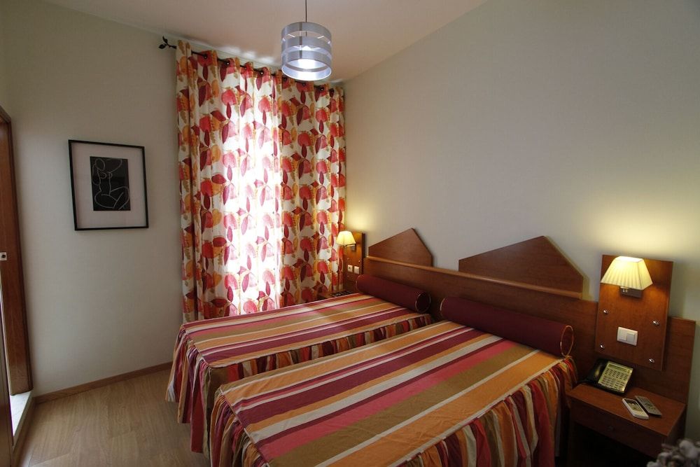 Pensão Praça da Figueira Deluxe Double or Twin Room, Private Bathroom 2