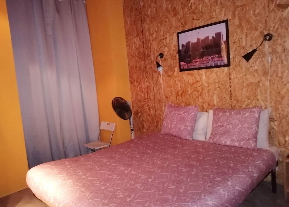 Sky Beds Lisbon Hostel Double Room, Private Bathroom 2