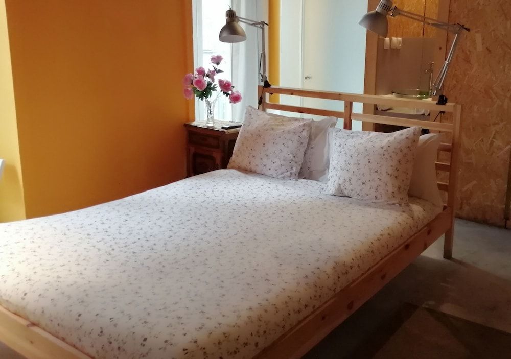 Sky Beds Lisbon Hostel Double Room, Private Bathroom 7