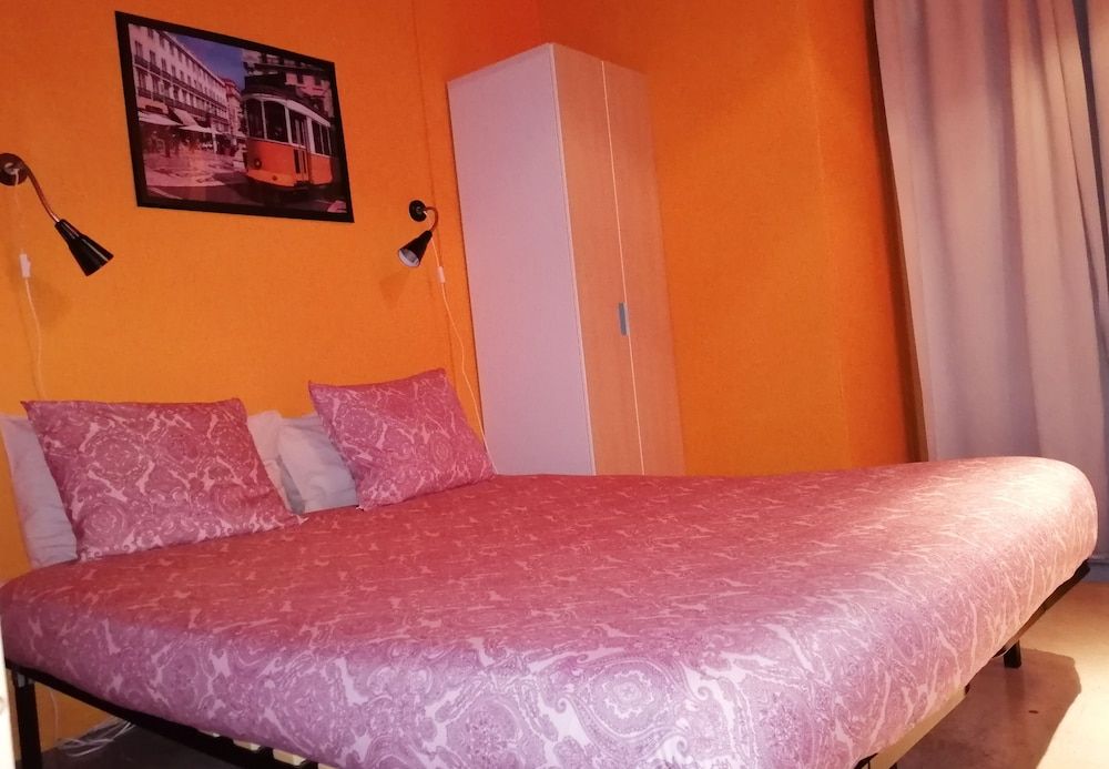 Sky Beds Lisbon Hostel Double Room, Private Bathroom 4
