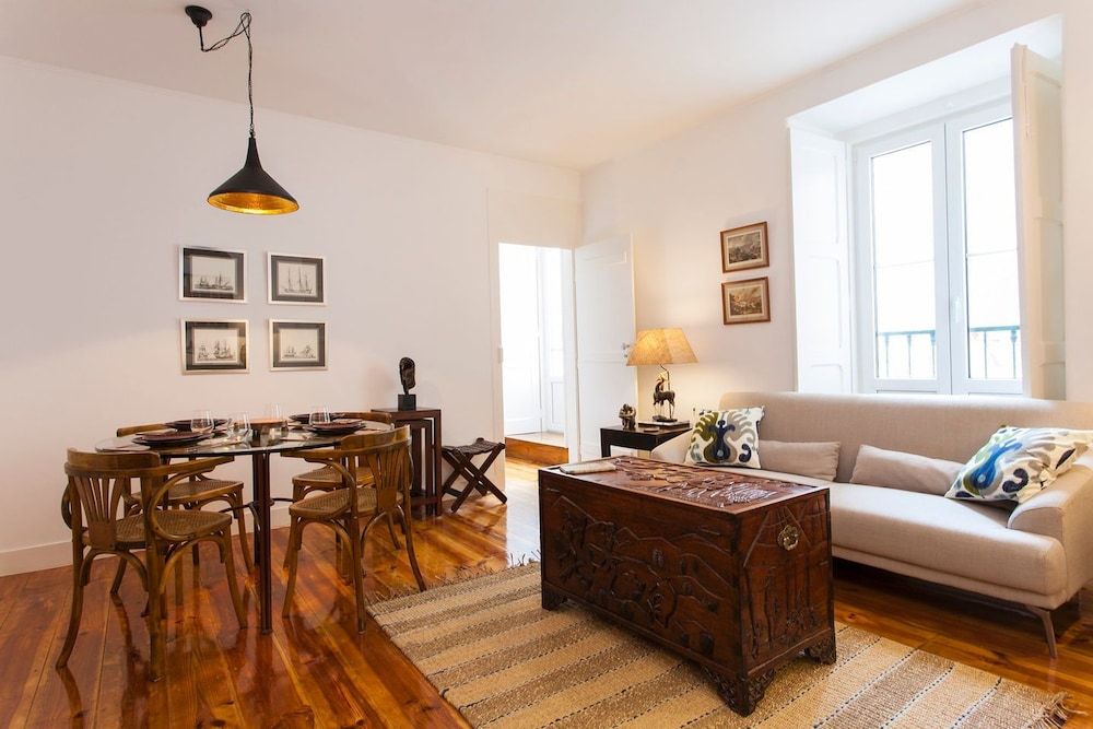 Stylish Lisbon Apartment in Alfama Apartment, 2 Bedrooms (1) 14