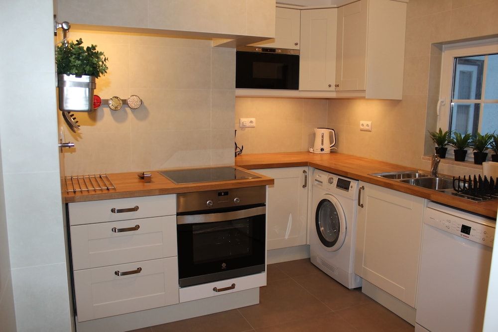 undefined Stylish Lisbon Apartment in Alfama 3