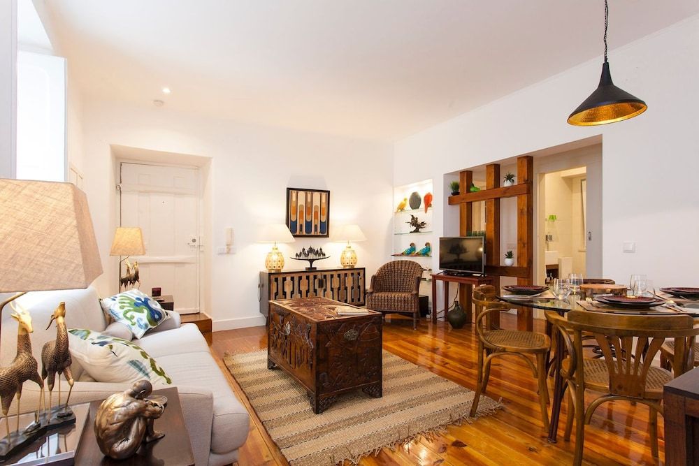 Stylish Lisbon Apartment in Alfama Apartment, 2 Bedrooms (1) 10