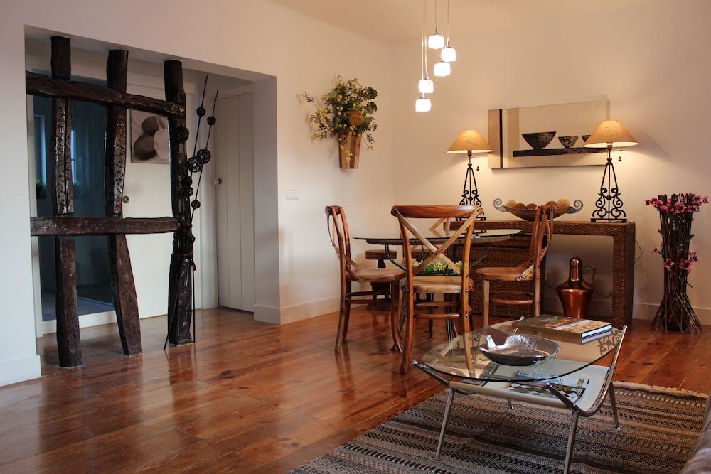 Stylish Lisbon Apartment in Alfama Apartment, 2 Bedrooms (4) 8