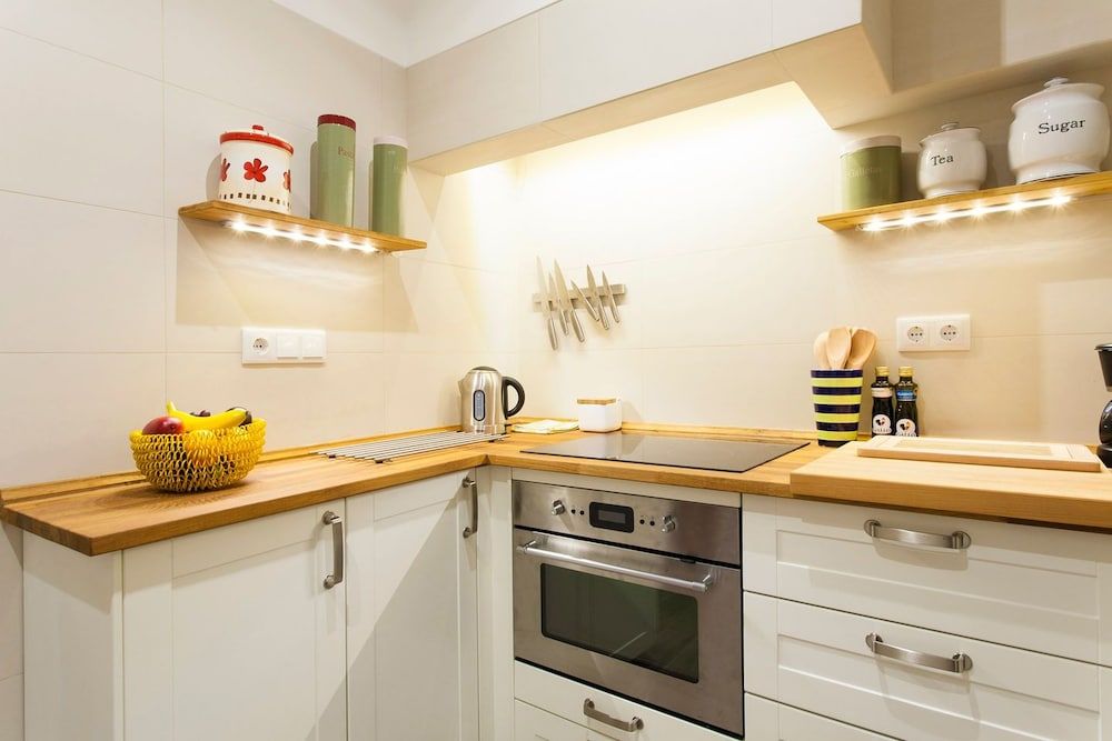 Stylish Lisbon Apartment in Alfama Apartment, 2 Bedrooms (1) 9