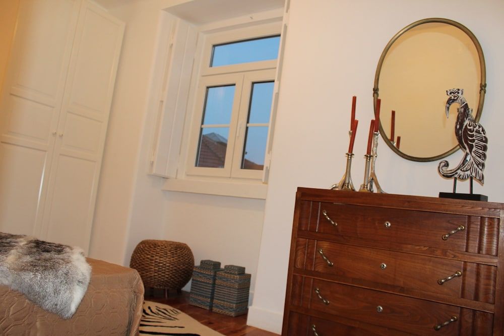 Stylish Lisbon Apartment in Alfama Apartment, 2 Bedrooms (4) 5