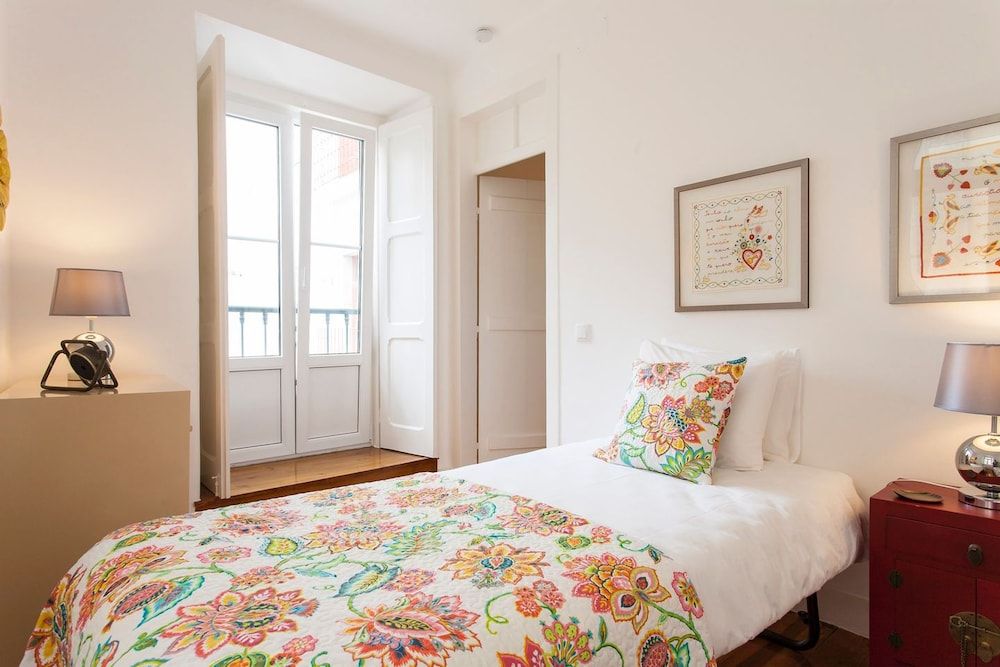 Stylish Lisbon Apartment in Alfama Apartment, 2 Bedrooms (1) 6