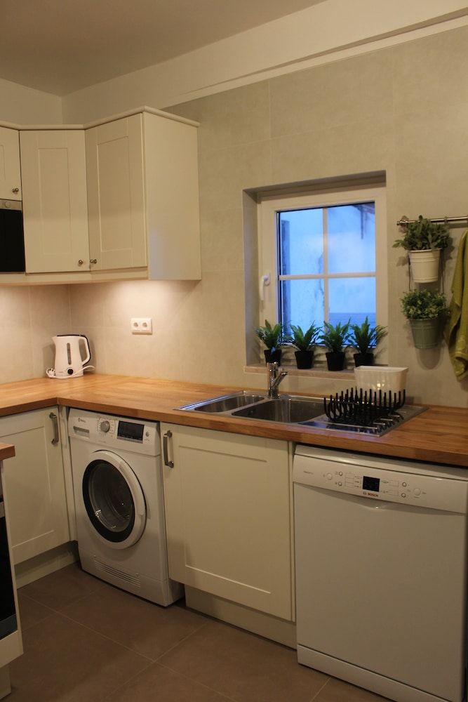 Stylish Lisbon Apartment in Alfama Apartment, 2 Bedrooms (4) 2