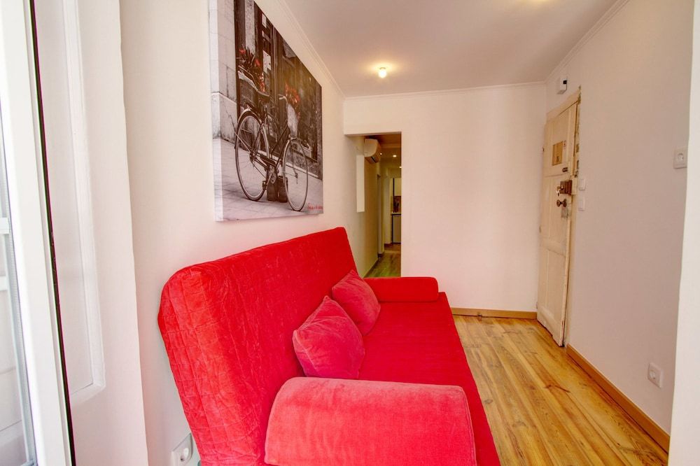 undefined Cozy 1 Bed in the Heart of Alfama w Aircon 8