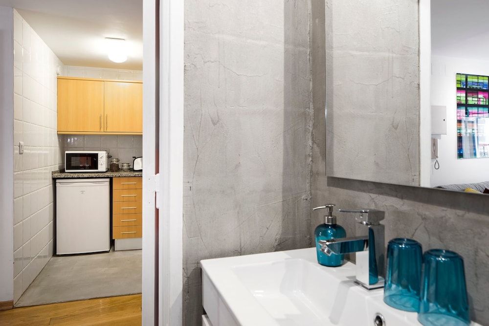 Contemporary by Apartments Alfama City Apartment, 1 Bedroom 11