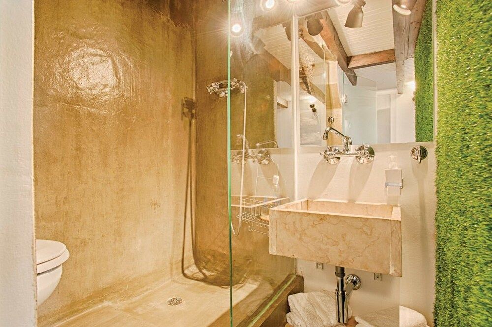 Delightful & Quirky 1 Bedroom Apartment, 1 Bedroom 11