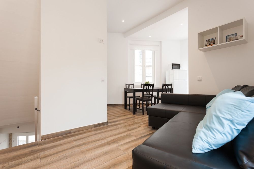 Romantic Rooftop 1BR in Alfama - Gonzalo's Guest Standard Duplex, 1 Bedroom 12