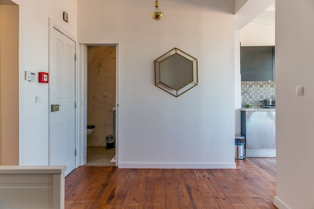 Lisbon Center Terrace Suite - Wifi - AC Apartment, City View 12
