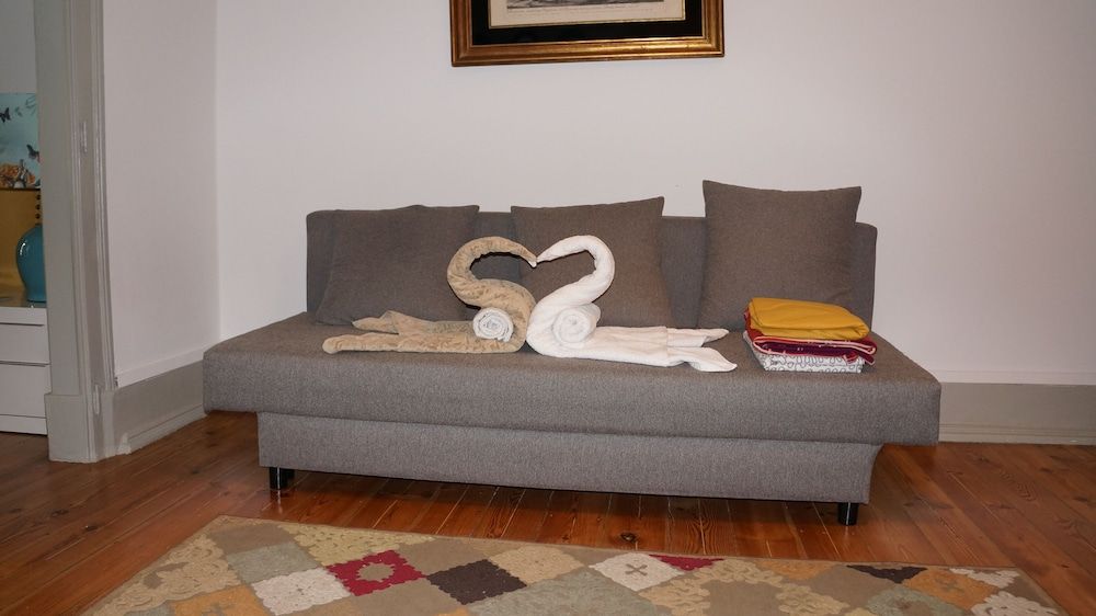 White and Grey Lisbon - Hostel Quadruple Room, Shared Bathroom (3) 4