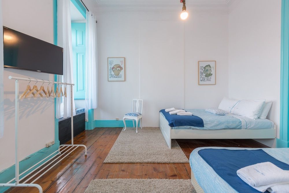 C&O Guest House Lisbon Deluxe Quadruple Room with private toilet