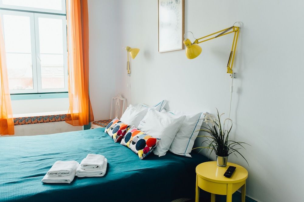 C&O Guest House Lisbon Standard Double Room with shared toilet 7