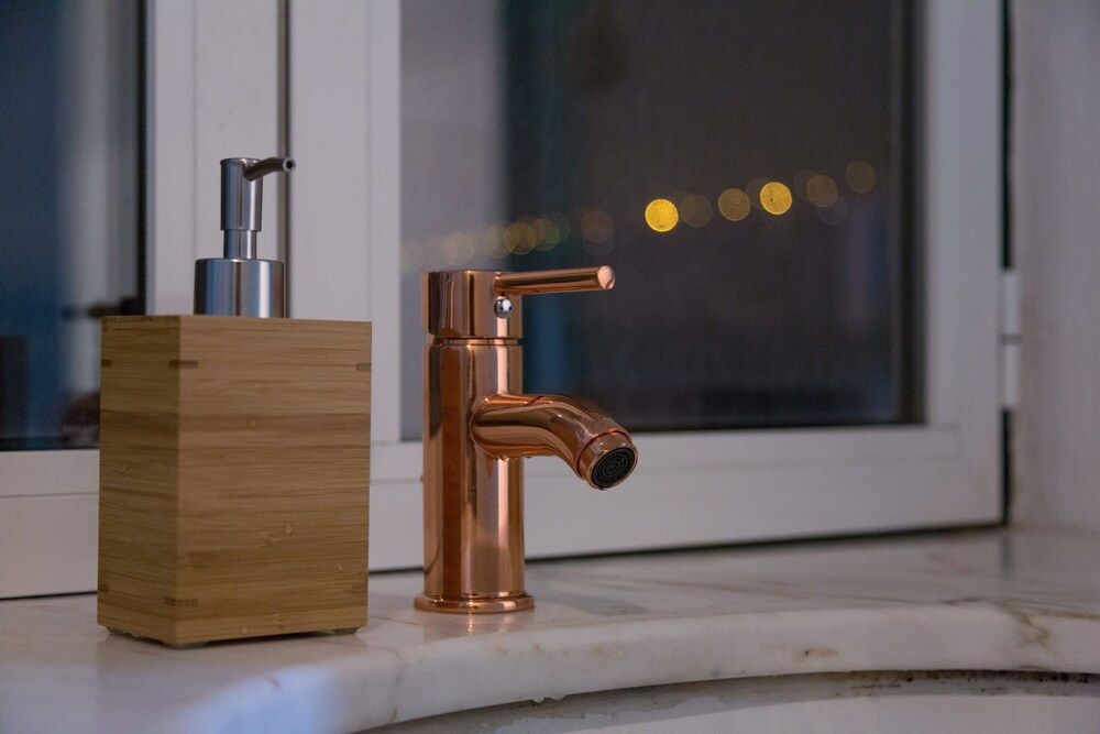 C&O Guest House Lisbon Deluxe Quadruple Room with private toilet 16