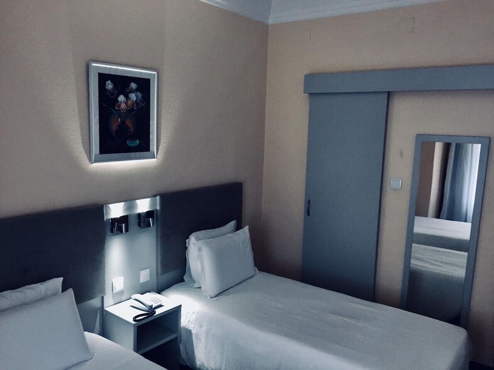 Hotel Excelsior Twin Room 6