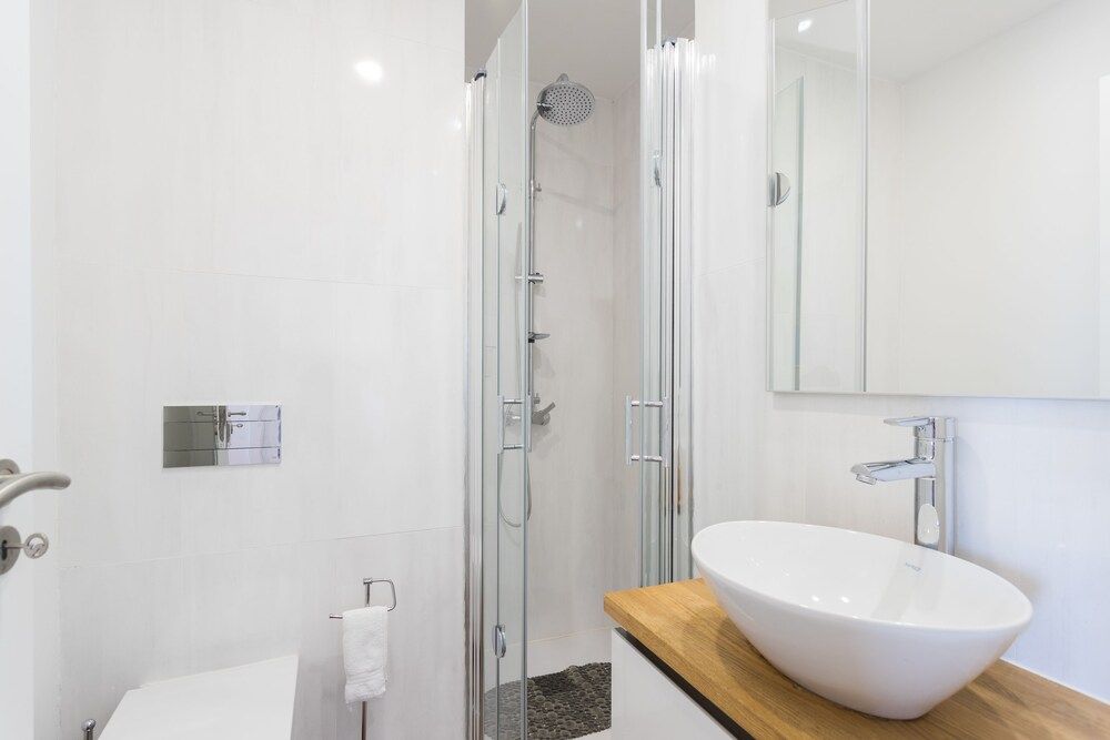 Alfama Lounge Three-Bedroom Apartment w/ River View and Parking - by LU Holidays Panoramic Apartment, 3 Bedrooms, River View 16