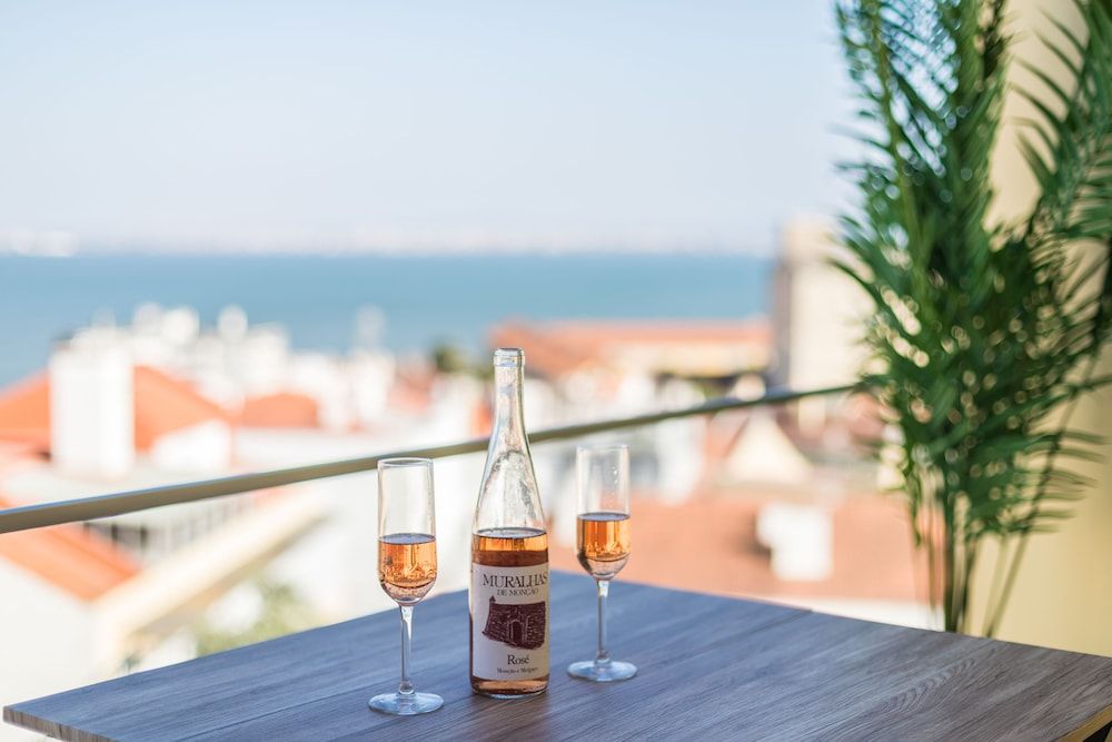 Alfama Lounge Three-Bedroom Apartment w/ River View and Parking - by LU Holidays Panoramic Apartment, 3 Bedrooms, River View 12