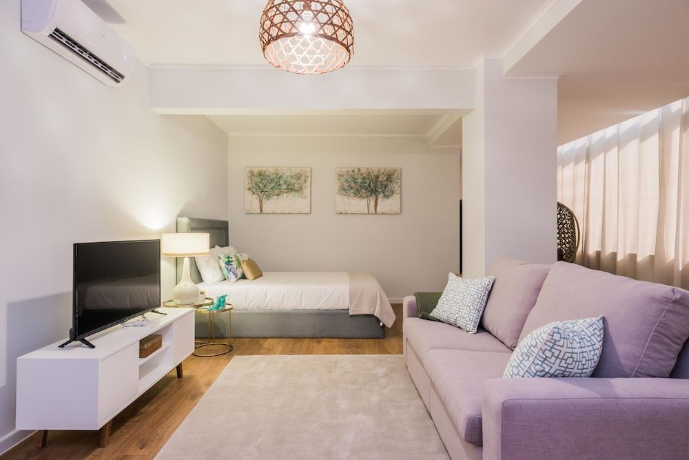 137 Lux Residence Superior Studio, 1 Queen Bed with Sofa bed, Accessible, Non Smoking 2