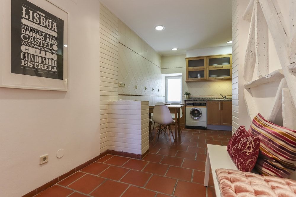 undefined Typical Mouraria by Homing 4