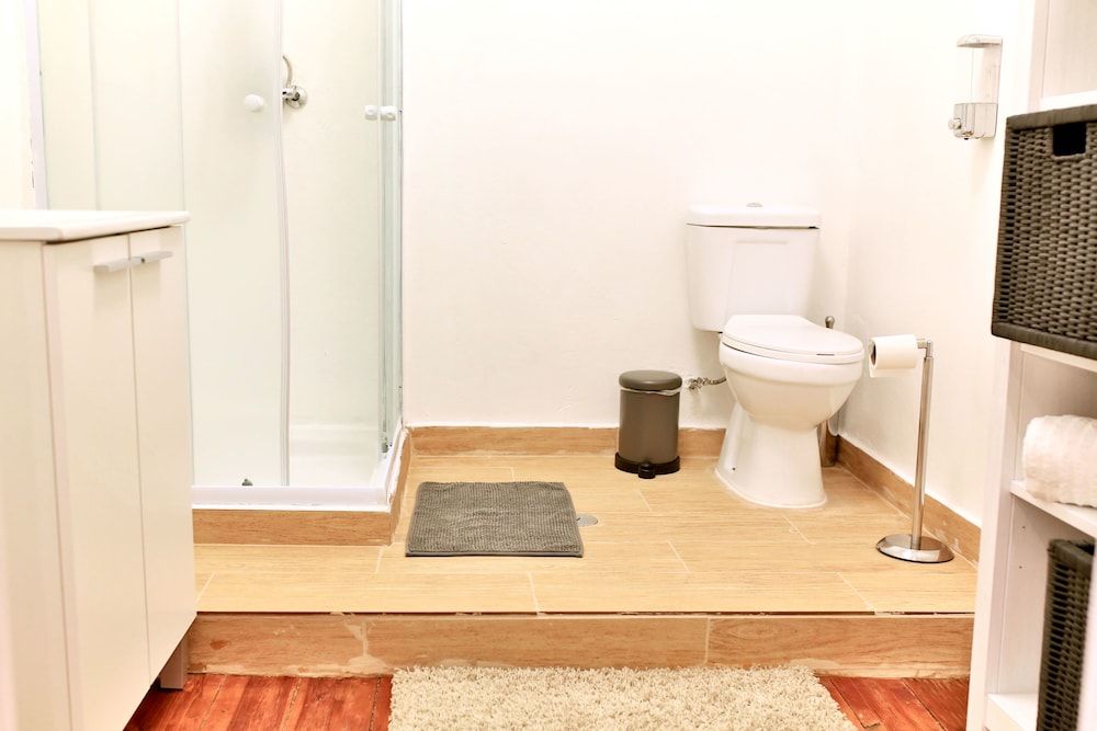 St. Ander's Guest House Basic Double Room, Shared Bathroom 8