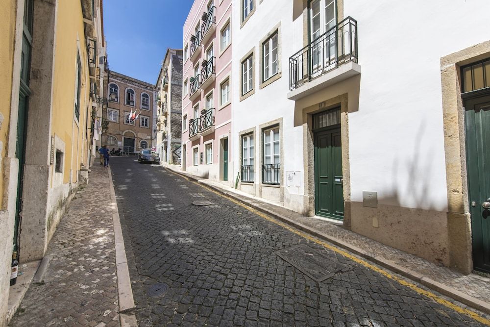 undefined Cozy Flat in the Heart of Alfama 2