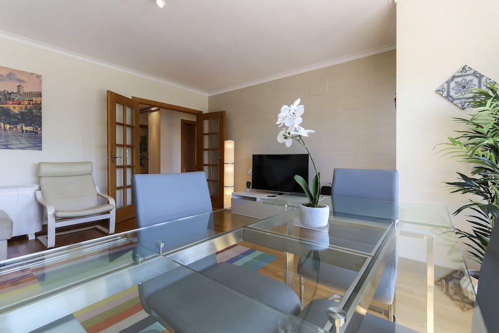 undefined Bellevue Apartment by Homing 8