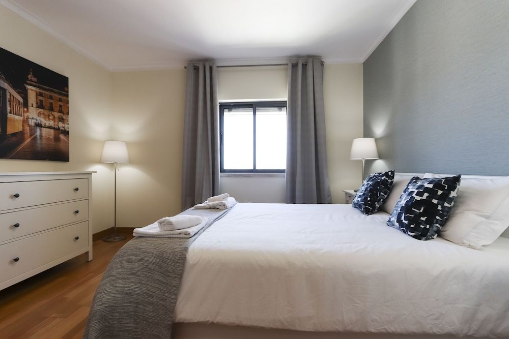 undefined Bellevue Apartment by Homing 7