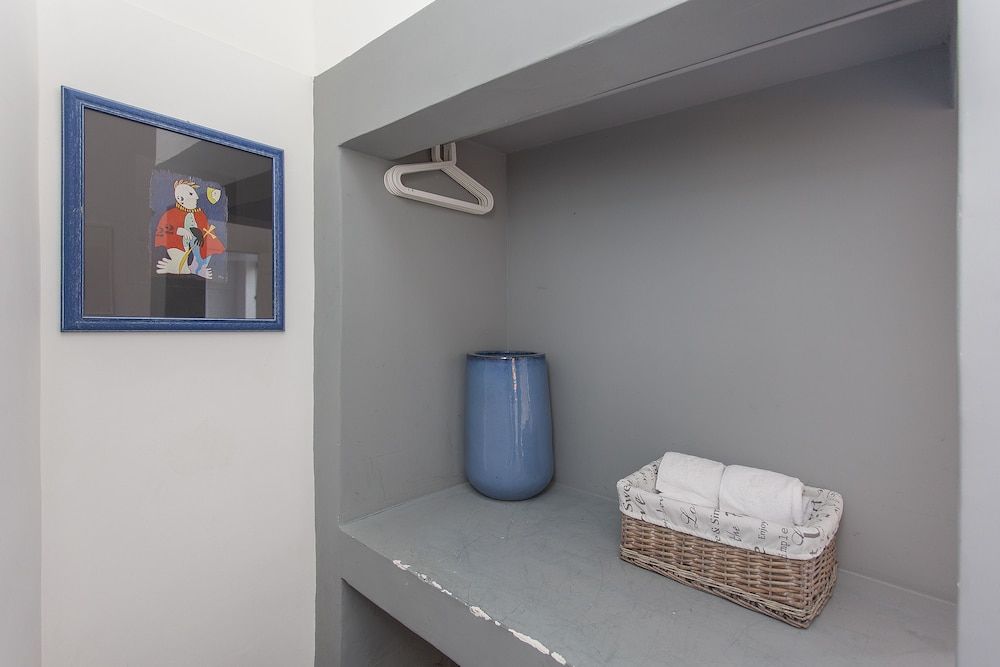 5 Sins Chiado Hostel Double Room, Private Bathroom 5