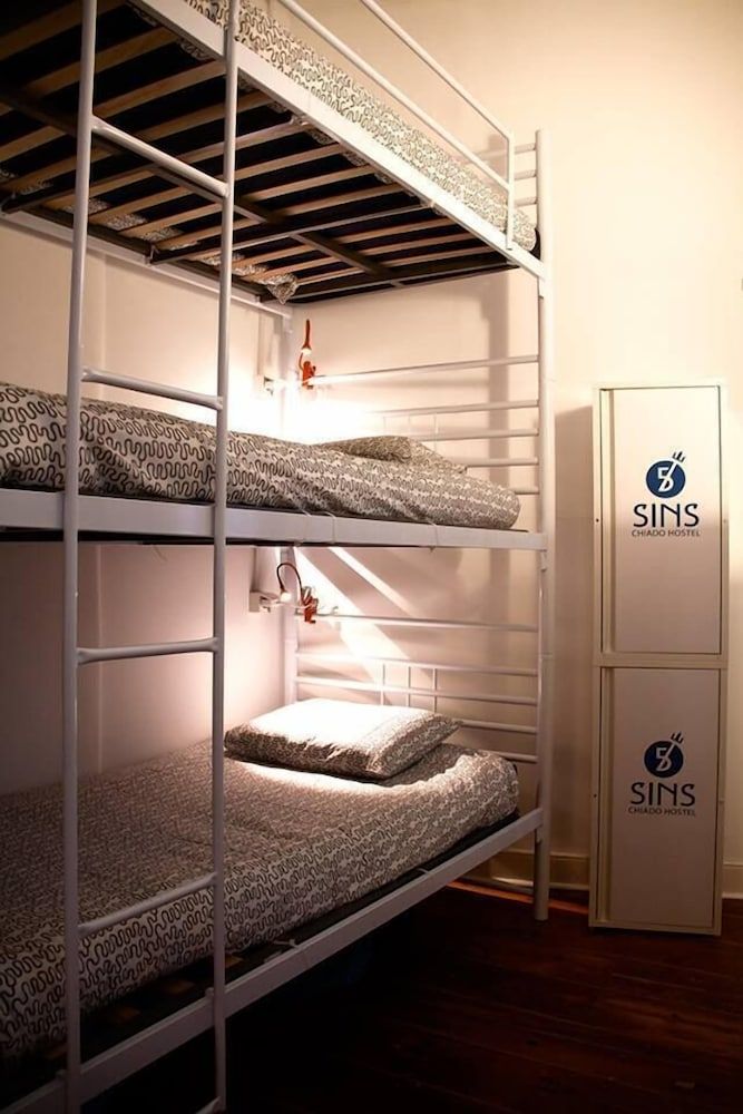 5 Sins Chiado Hostel Shared Dormitory, Mixed Dorm, Shared Bathroom (1 bed in 9 Bed Dorm) 3