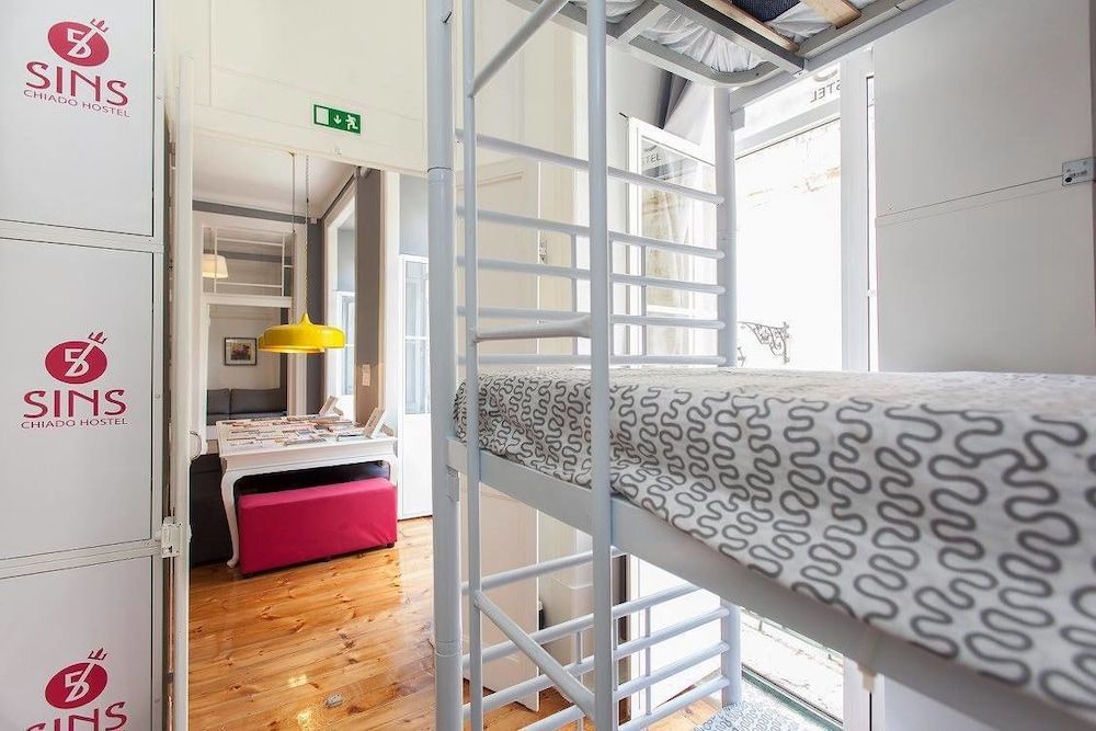 5 Sins Chiado Hostel Shared Dormitory, Mixed Dorm, Shared Bathroom (1 bed in 9 Bed Dorm) 2