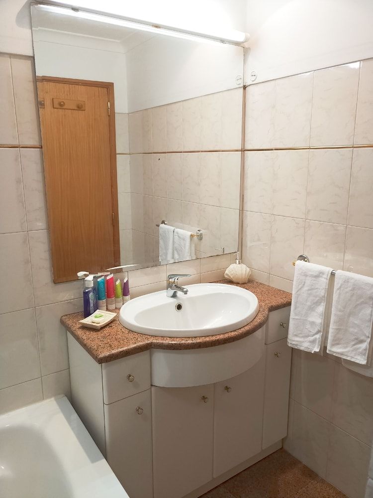 Lisbon Baixa 208 Deluxe Apartment-Chiado City Apartment, 2 Bedrooms 17